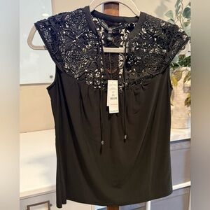 White House Black Market WHBM lave top NWT XXS